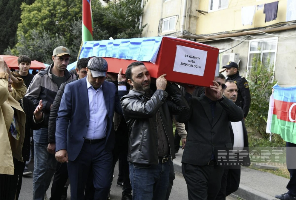 İtkin şəhidlərimiz dəfn olundu - Fotolar - Yenilənib İtkin şəhidlərimiz dəfn olundu - Fotolar - Yenilənib