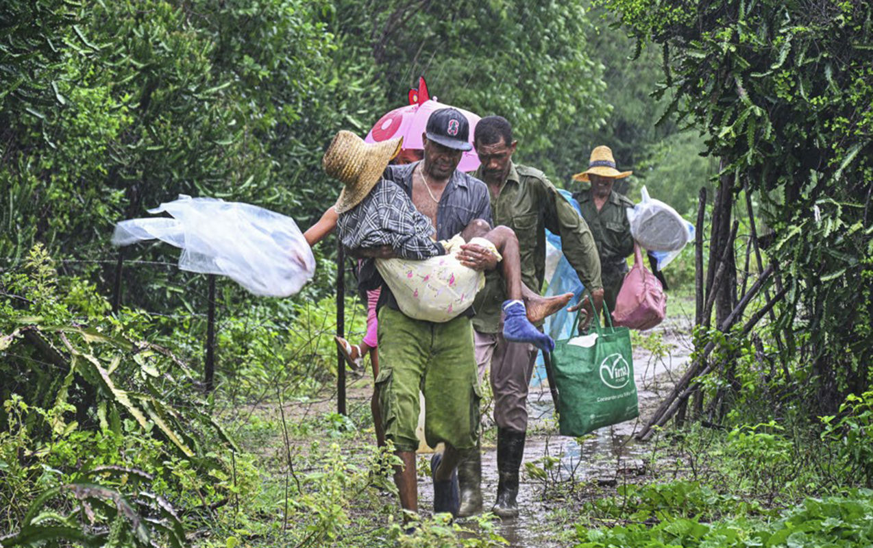 “Melissa”ya görə 750 min nəfər təxliyə edildi