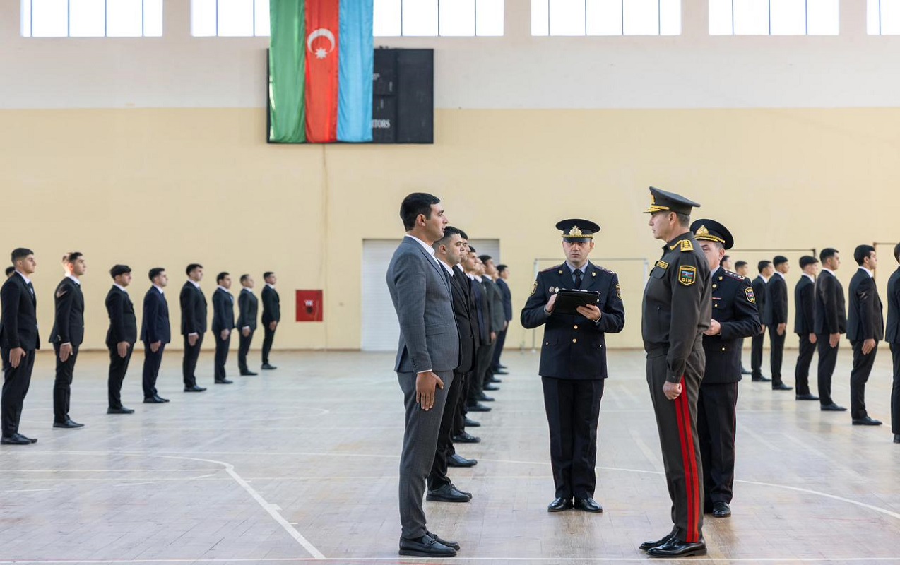 Vilayət Eyvazov Kürdəmirdə vətəndaş qəbulu və sıra baxışı keçirib - Video Vilayət Eyvazov Kürdəmirdə vətəndaş qəbulu və sıra baxışı keçirib - Video