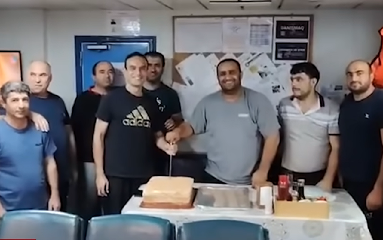 “Necə olur ki, xilasetmə gəmisindən dənizə düşür, çıxara bilmirlər?..”  - Video  