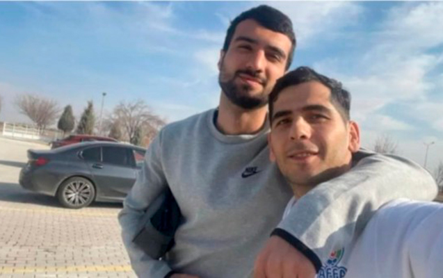 “Saçlarımı da ona görə sarıya boyamışdım...”  - Mahir Emreli  