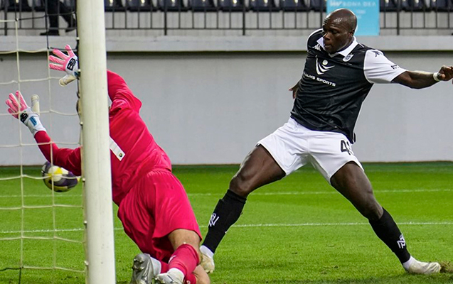 Abubakar son 6 ildə bunu edən yeganə debütantdır