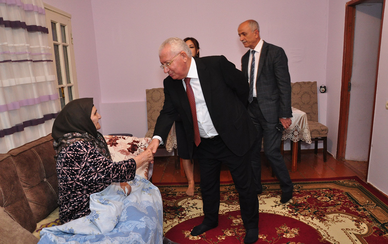 Heydər Əsədov vətəndaşların problemlərini dinlədi  - Fotolar  