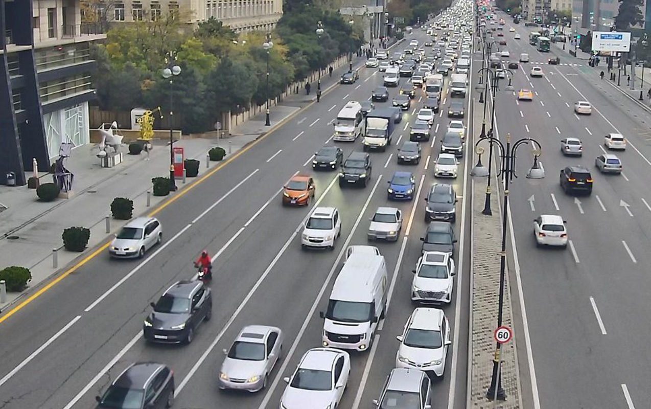 Bu yollarda tıxac var  - Siyahı  