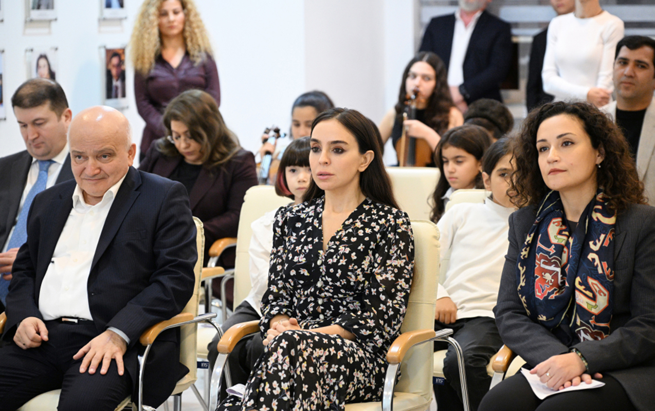 leyla-eliyeva-musiqi-mektebini-ziyaret-etdi