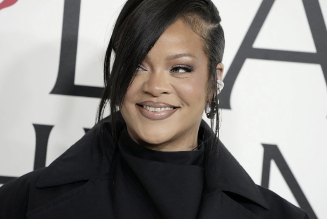 Üçüncü uşaqdan sonra ilk dəfə qırmızı xalıda  - Fotolar  