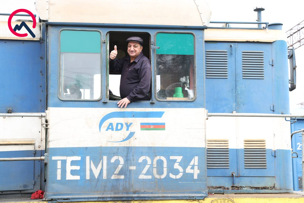 Ermənistana buğda aparan qatar artıq Bakıdadır - Video Ermənistana buğda aparan qatar artıq Bakıdadır - Video