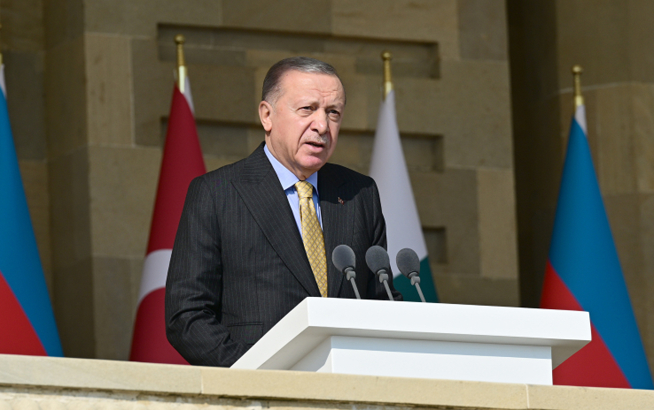 Ərdoğan paradda şeir dedi  - Video  