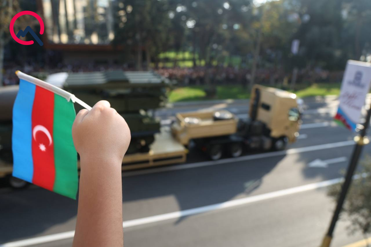 Kimisi ağacda, kimisi qapının üstündə… Paradı belə izlədilər Fotolar