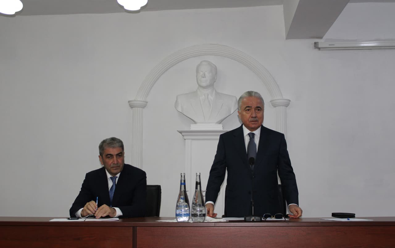 Prezidentin köməkçisi daha bir başçını kollektivə təqdim etdi  - Fotolar  