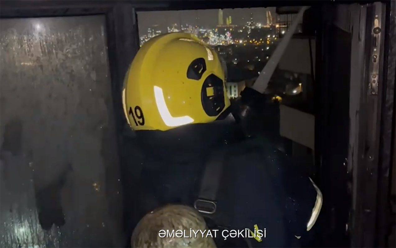 Bakıda yaşayış binasında yanğın  - Video  