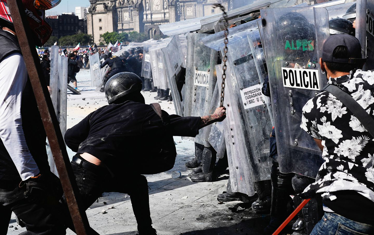 Meksikada “Z nəsli” etirazı