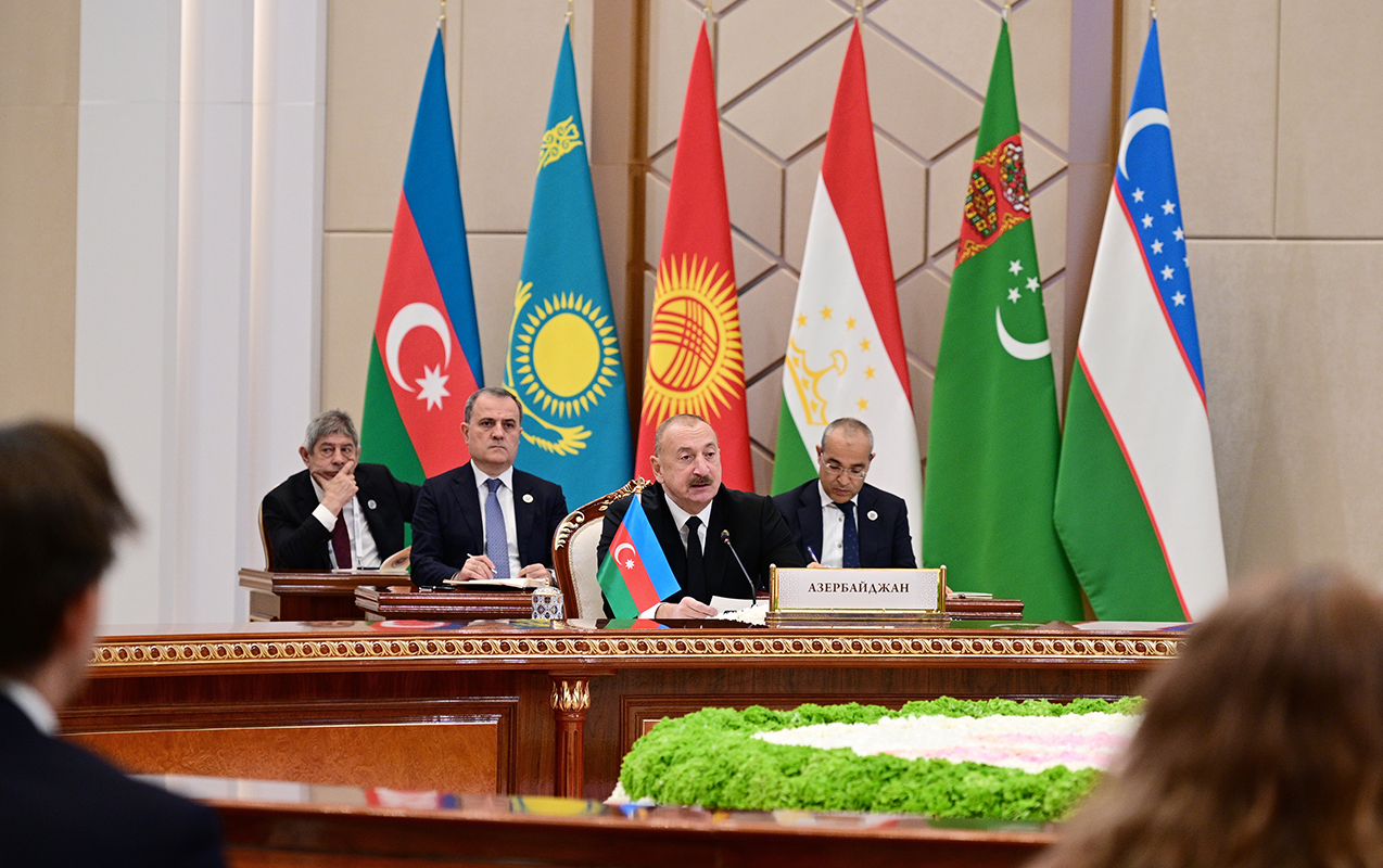 İlham Əliyev liderlərin iclasında çıxış etdi  - Fotolar+Yenilənib  