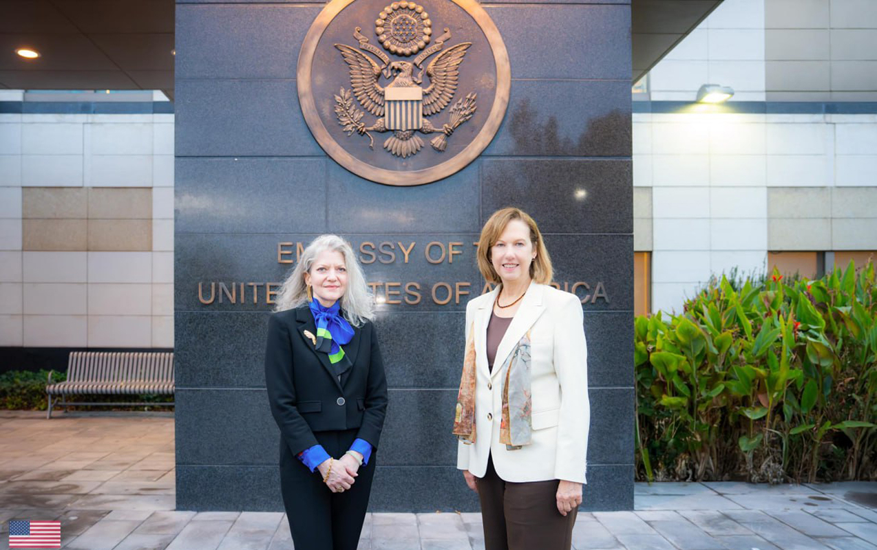 Elison Huker Ermənistana getdi