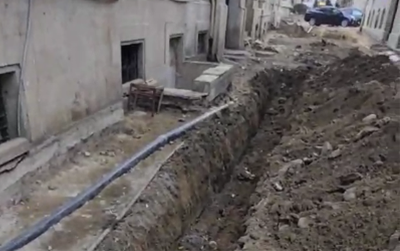 “İki həftəyə yaxındır yolumuzu qazıb gediblər”  - Video  