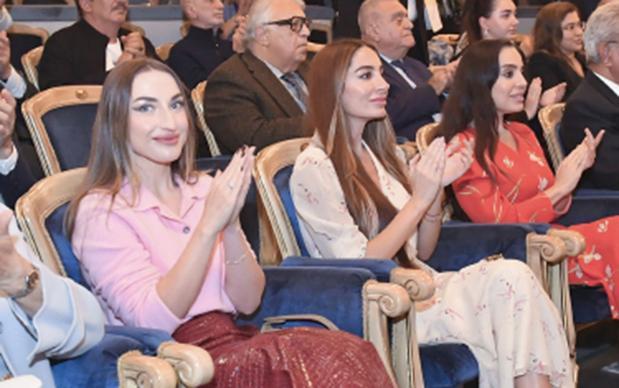 Əliyevalar “Gülçöhrə və Əsgər” tamaşasını izlədi  - Fotolar  