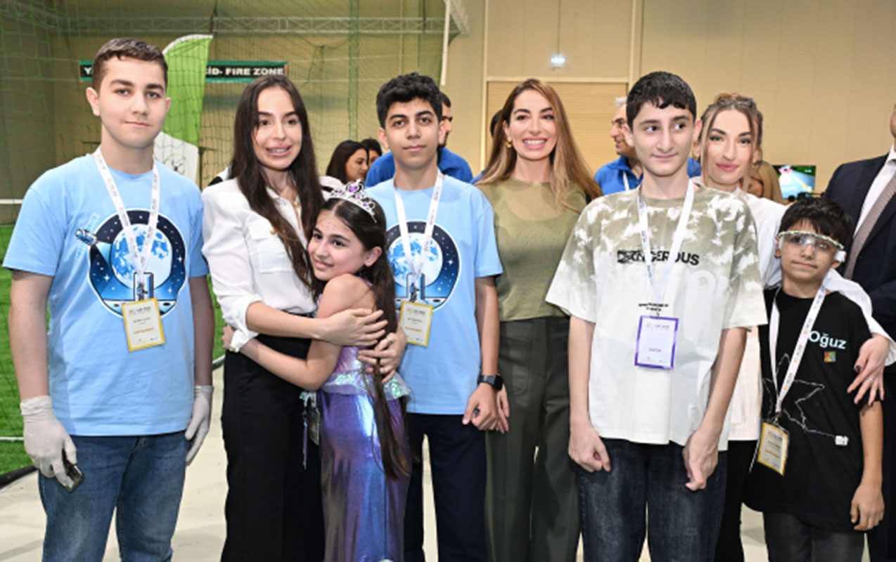 prezident-ailesi-steam-azerbaycan-festivalinda prezident-ailesi-steam-azerbaycan-festivalinda