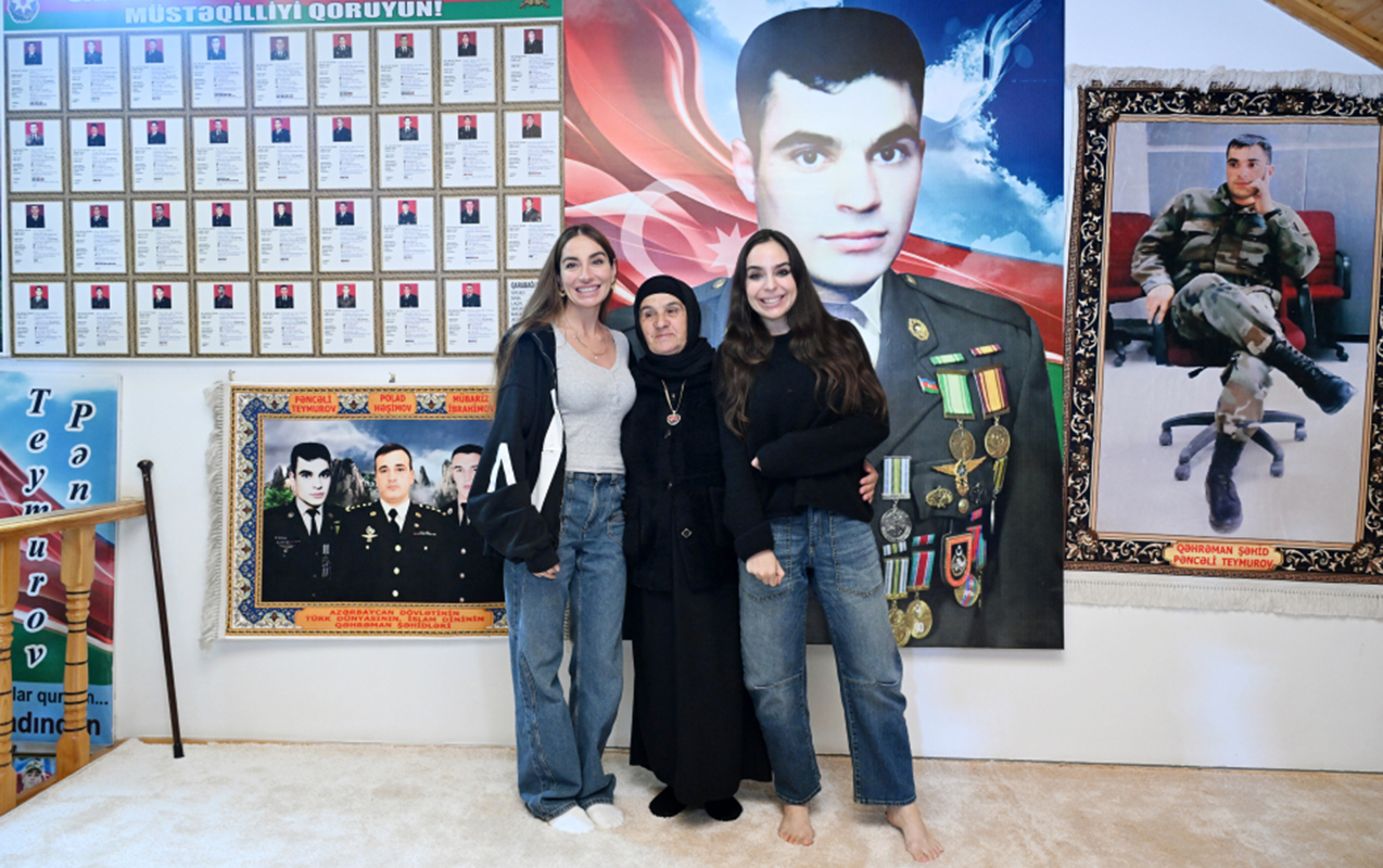 sanki-penceli-leyla-ve-arzu-xanimin-dogma-qardasidir