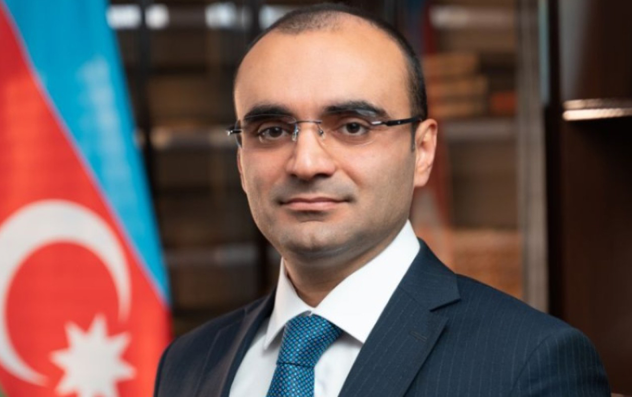 yeni-icra-bascisi-komekcisini-isden-cixardi