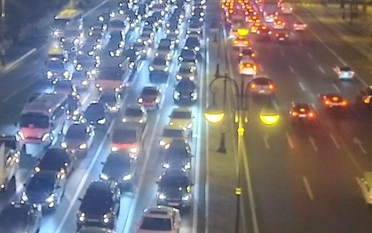 23 istiqamətdə tıxac var  - Sürücülərin nəzərinə!  
