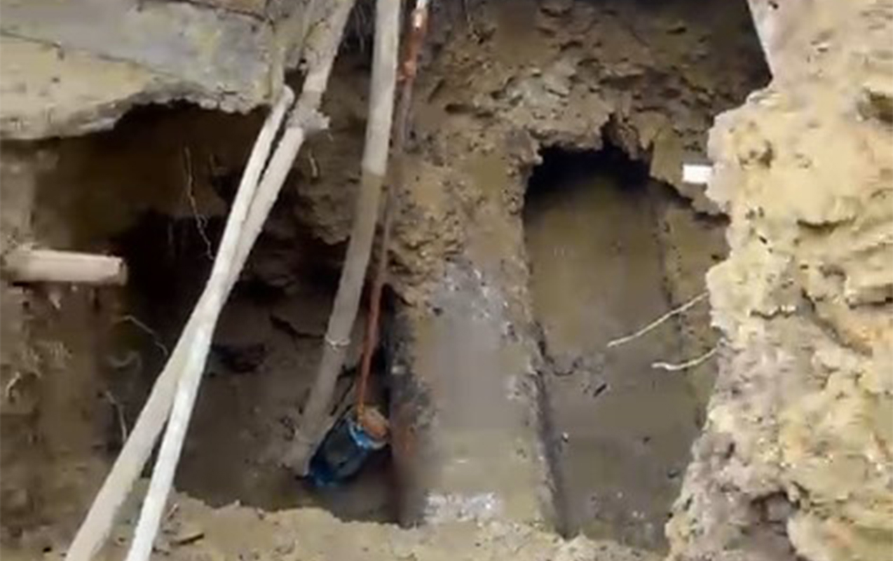 Həyətindəki qazıntıdan narazı olan sakinə cavab