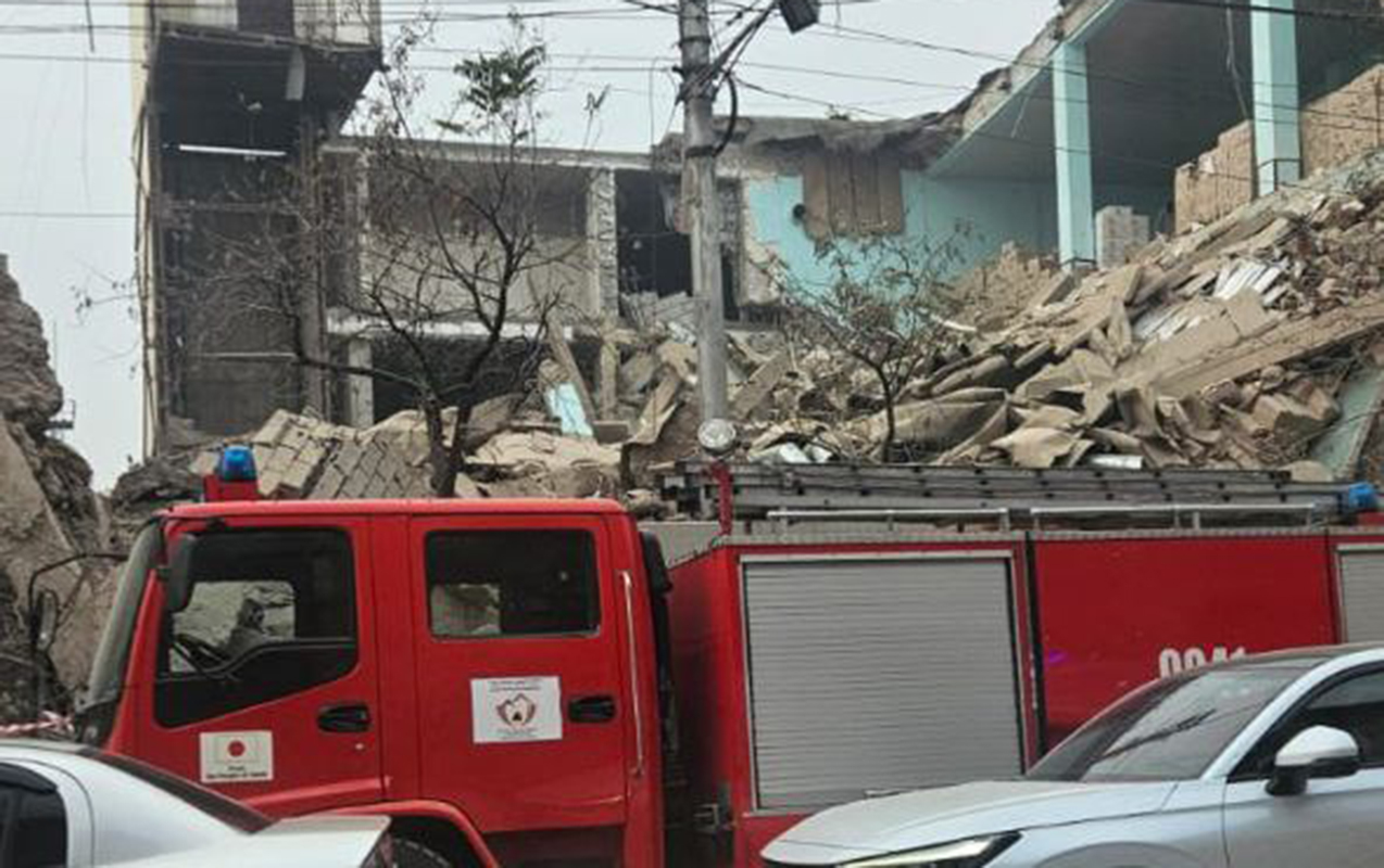 İrəvanda bina çökdü, yaralı var  - Video  