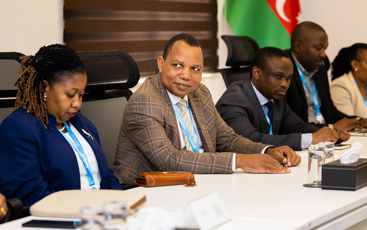 iria-afrika-olkelerinin-numayende-heyetleri-ile-gorus-kecirdi