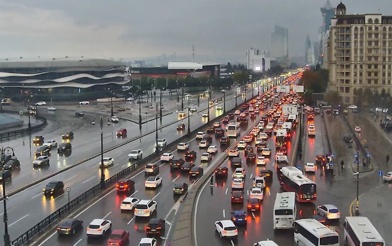 yagisli-baki-yollarinda-son-veziyyet