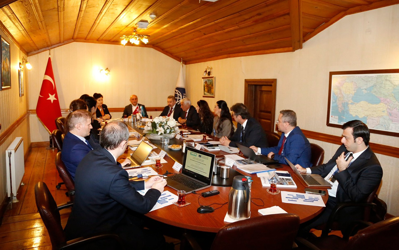 turk-dovletleri-ile-yerli-ozunuidareetme-seviyyesinde-emekdasliga-ehtiyac-var