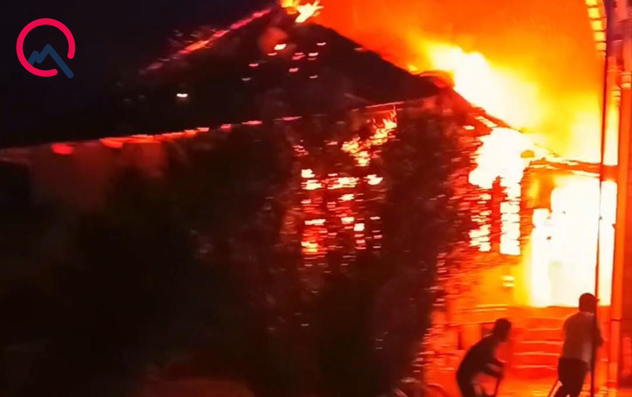 bilesuvarda-4-otaqli-ev-yanib-kul-oldu