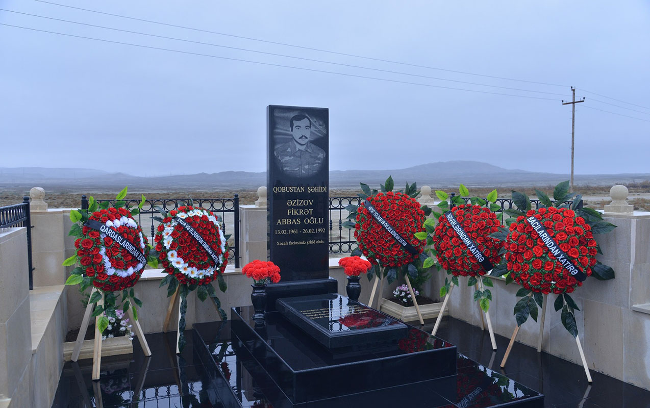 33-il-sonra-defn-edilen-sehidin-40-merasimi-oldu