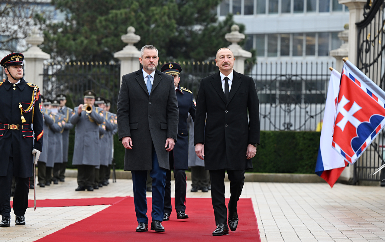 ilham-eliyevin-resmi-qarsilanma-merasimi-bas-tutdu