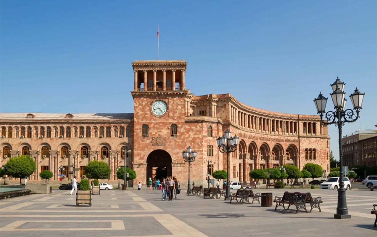 qerbin-azerbaycandaki-proseslere-reaksiyasi-siyasi-maraqla-idare-edilir