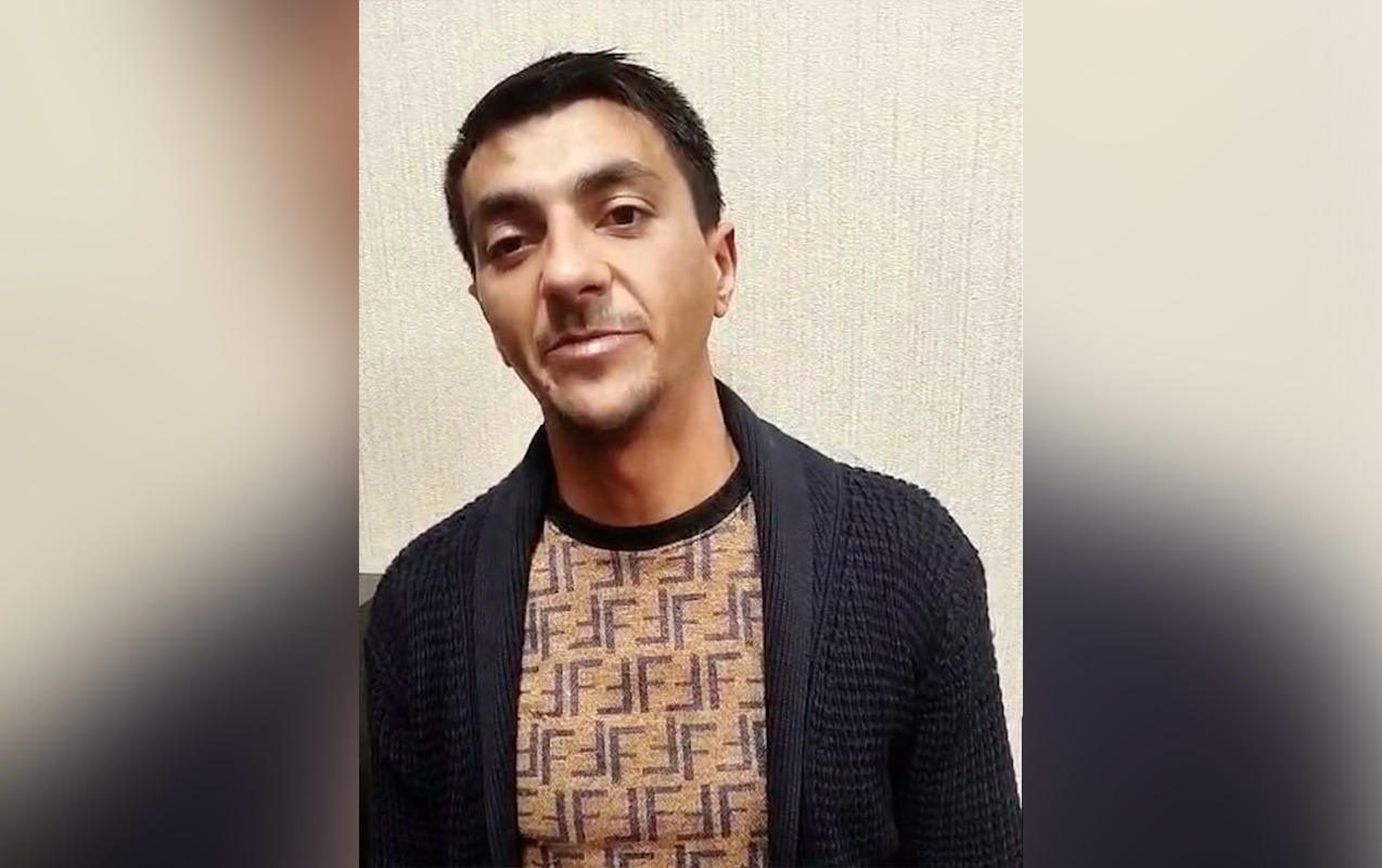 anasinin-kartindaki-pullari-ogurlayib-arvadina-gonderdi