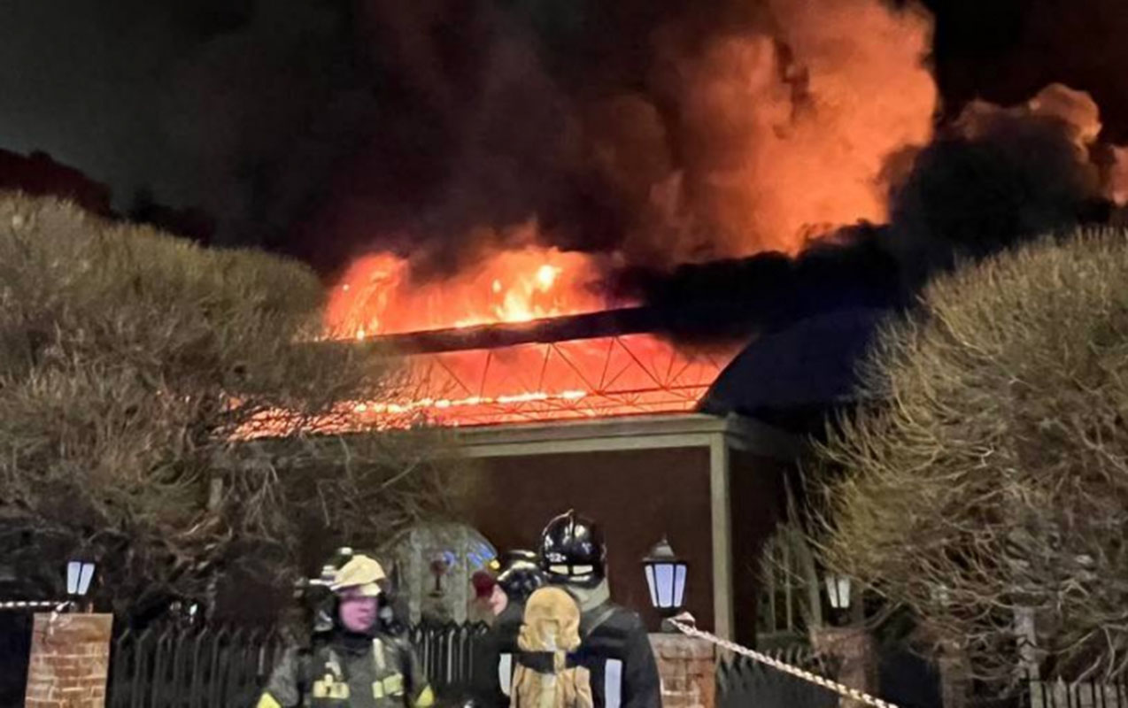 sankt-peterburqda-bazar-yanir