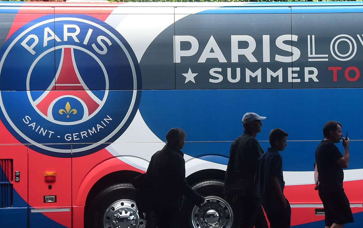 bu-defe-psj-nin-avtobusuna-hucum-etdiler