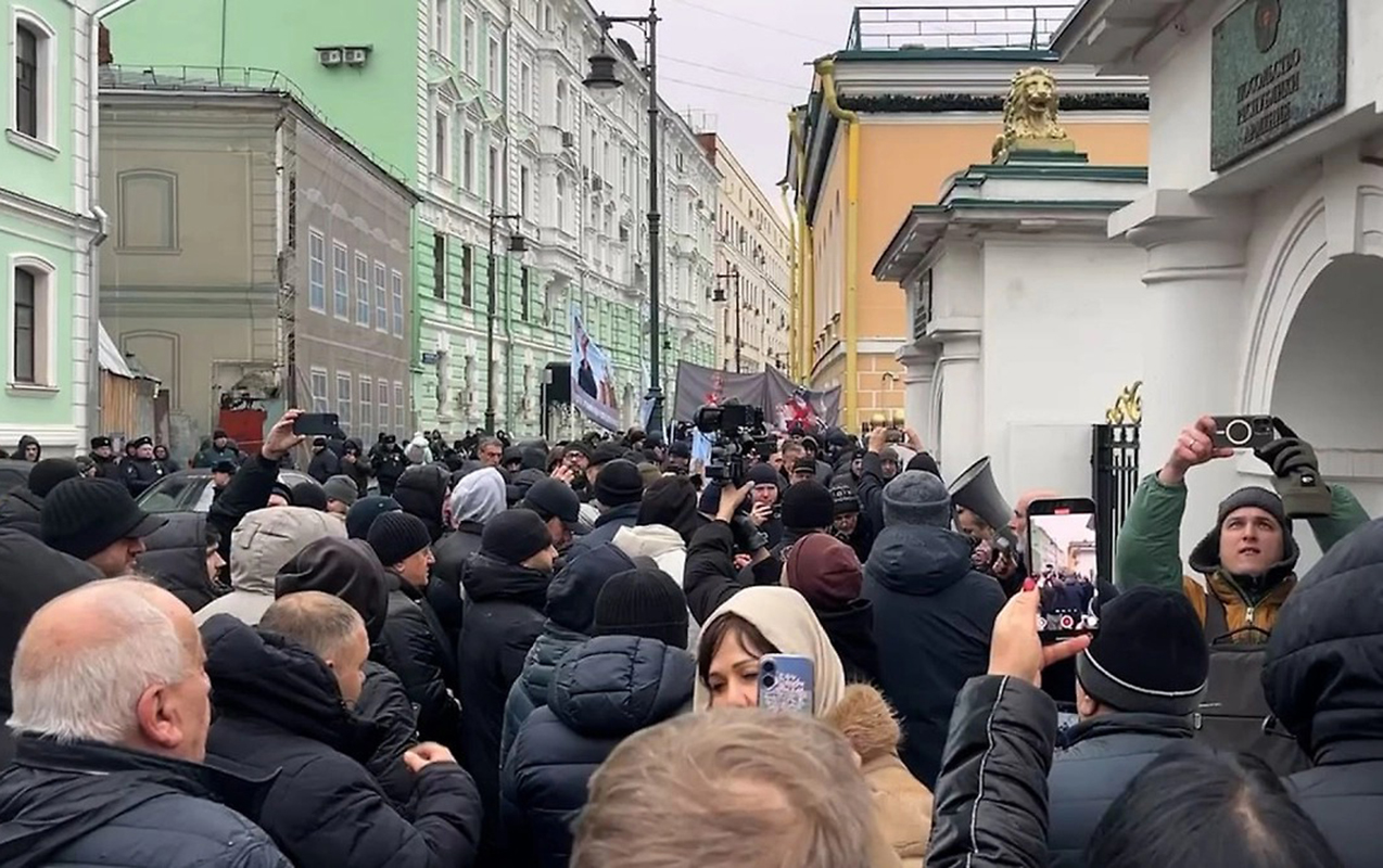 moskvada-pasinyana-qarsi-etiraz-aksiyasi