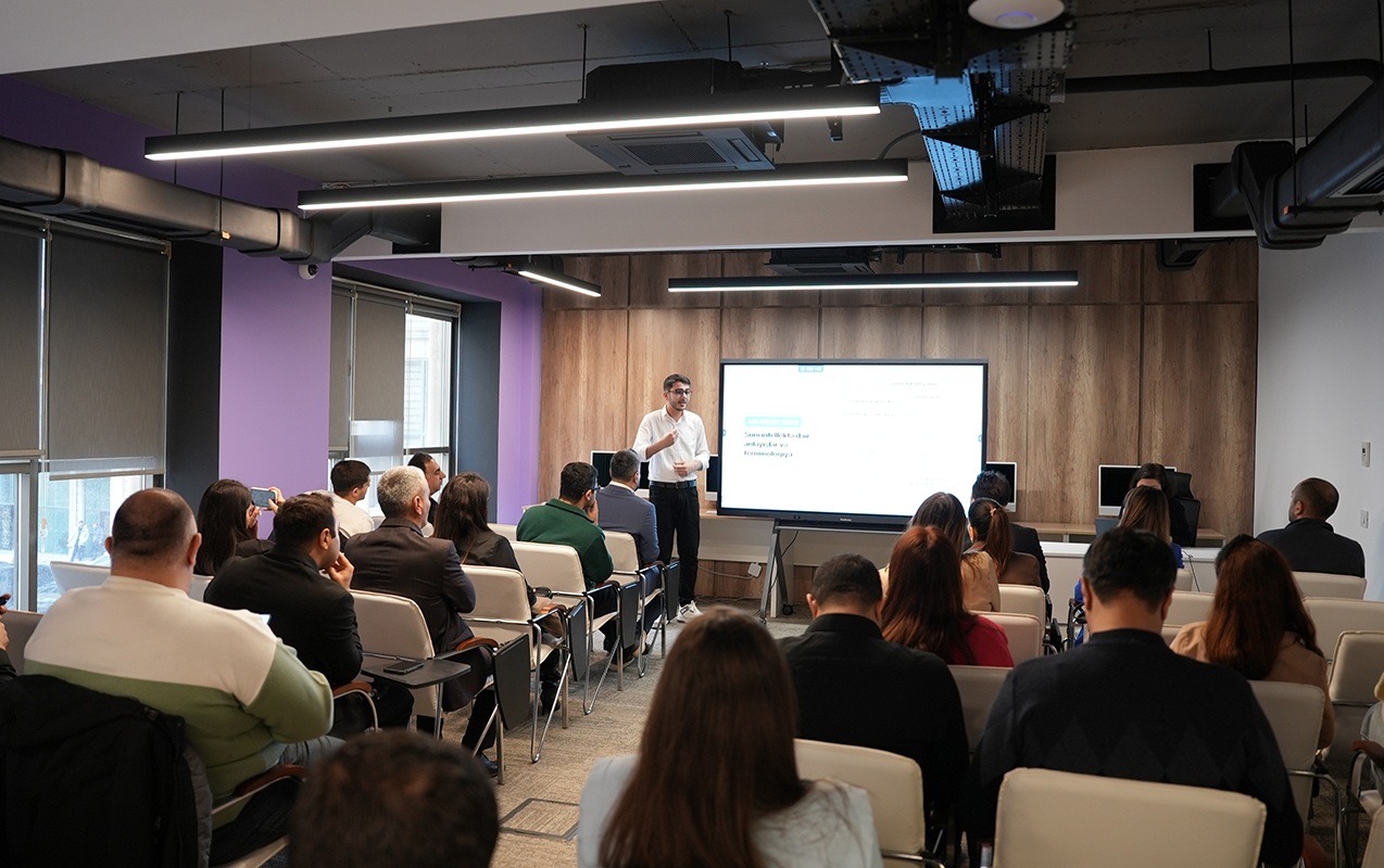 suni-intellekt-standartlarinin-media-kommunikasiyasi-movzusunda-teqdimat-kecirildi