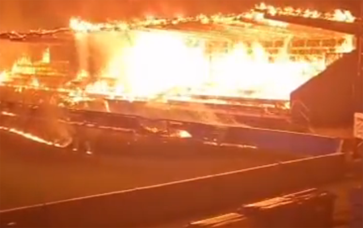 finlandiyada-15-yasli-uc-azarkes-stadionu-yandirdi