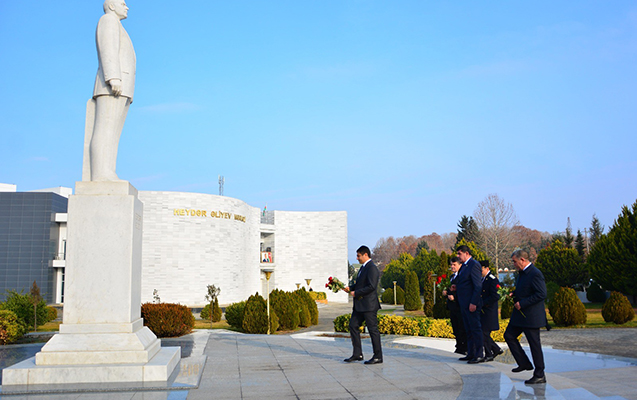 ulu-onder-agstafada-da-yad-olundu