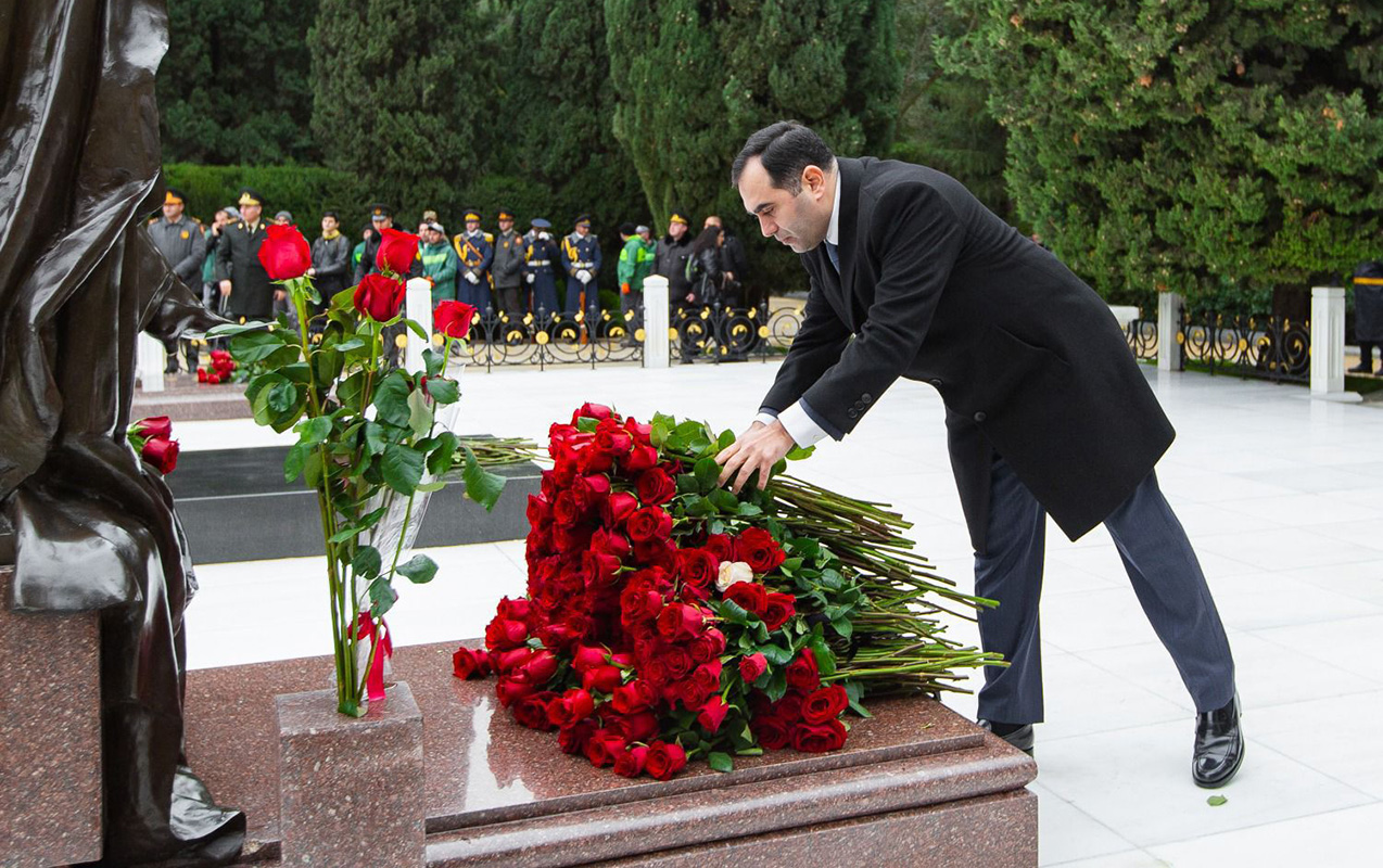 esf-kollektivi-fexri-xiyabani-ziyaret-edib