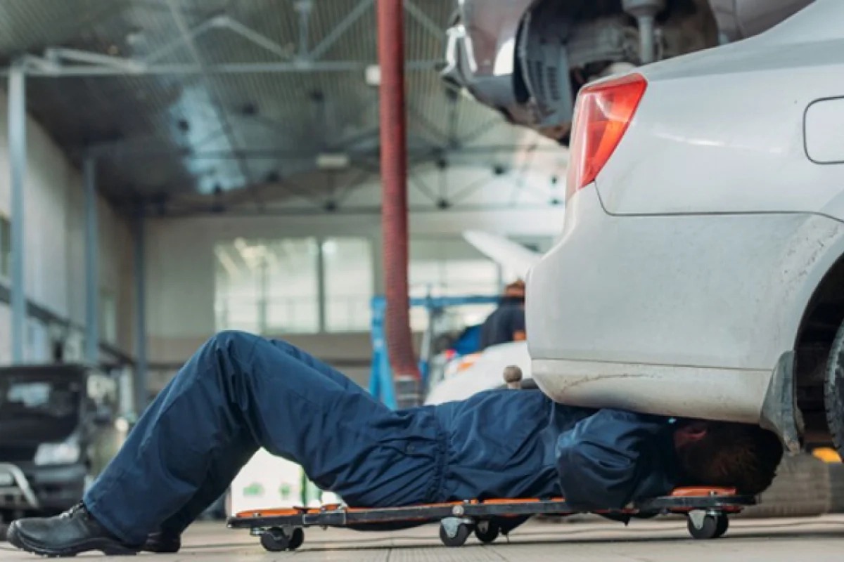 temir-etdiyi-masinin-altinda-qalaraq-oldu