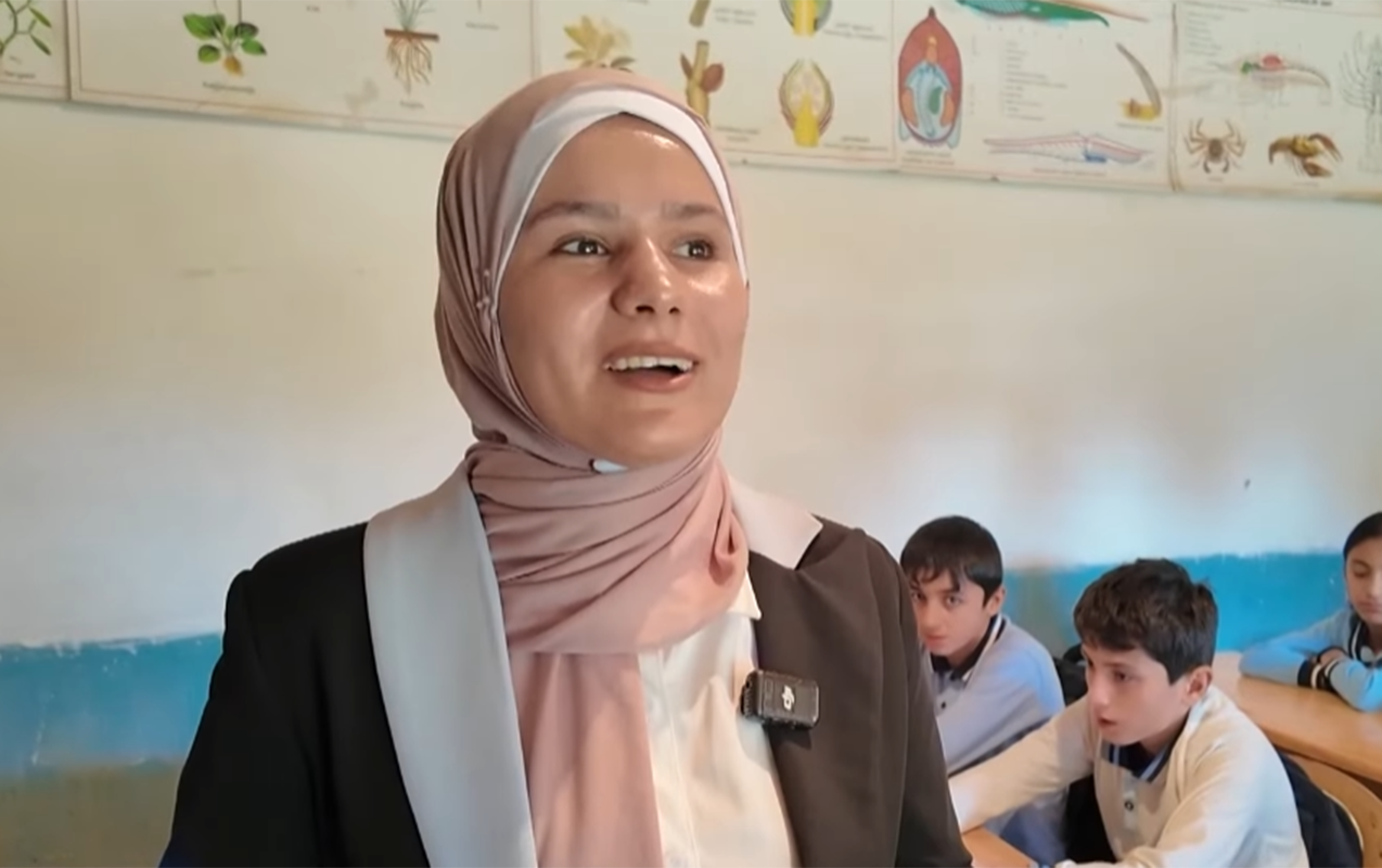 kende-ilk-ali-tehsilli-qadin-kimi-qayitdi