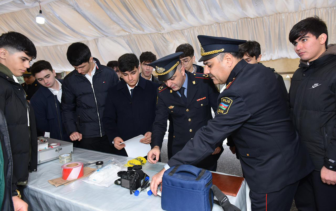 sumqayit-mekteblileri-polisin-xidmeti-ile-yaxindan-tanis-oldular