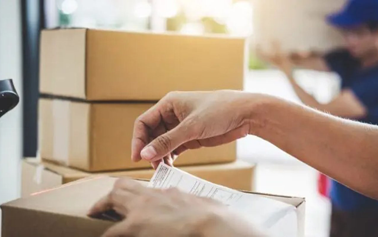 ekspeditorun-huquqi-statusu-mueyyen-edilir