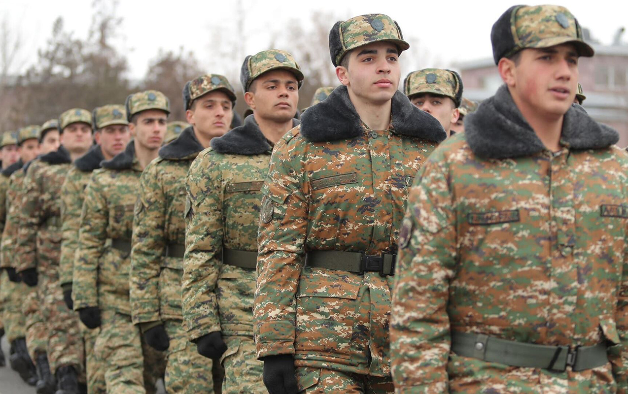 ermenistanda-herbi-xidmetin-muddeti-azaldildi