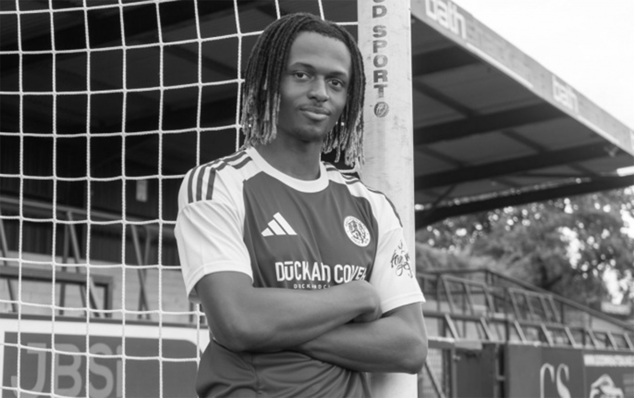 ingilterede-21-yasli-futbolcu-qezada-oldu