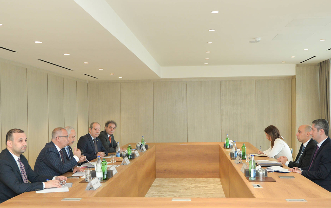 nazir-turkiyeli-rektorlarla-gorusdu