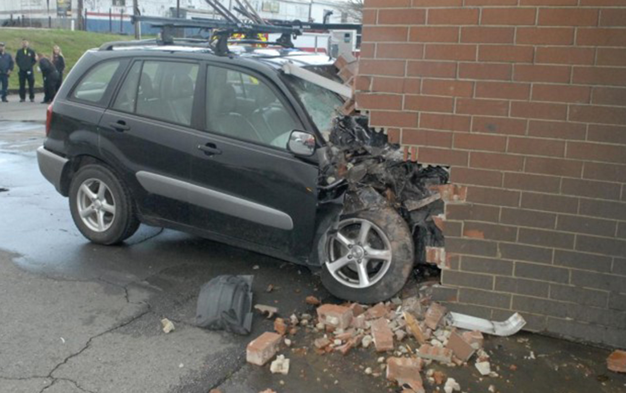 avtomobil-hasara-cirpildi