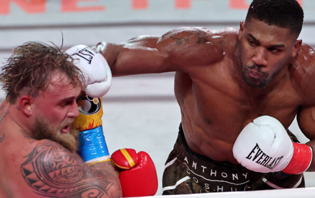 Çənəsini sındıraraq rəqibini nokaut etdi